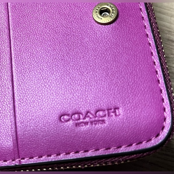 Coach Billfold Wallet Deep Plum - Picture 6 of 8